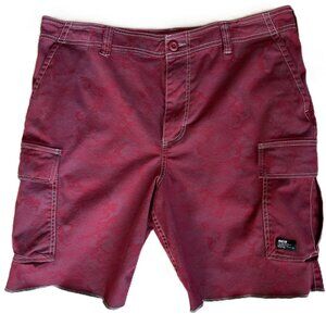 Men's Nike SB Y2K Skateboarding Shorts Red Cargo Camo Size 36 Large